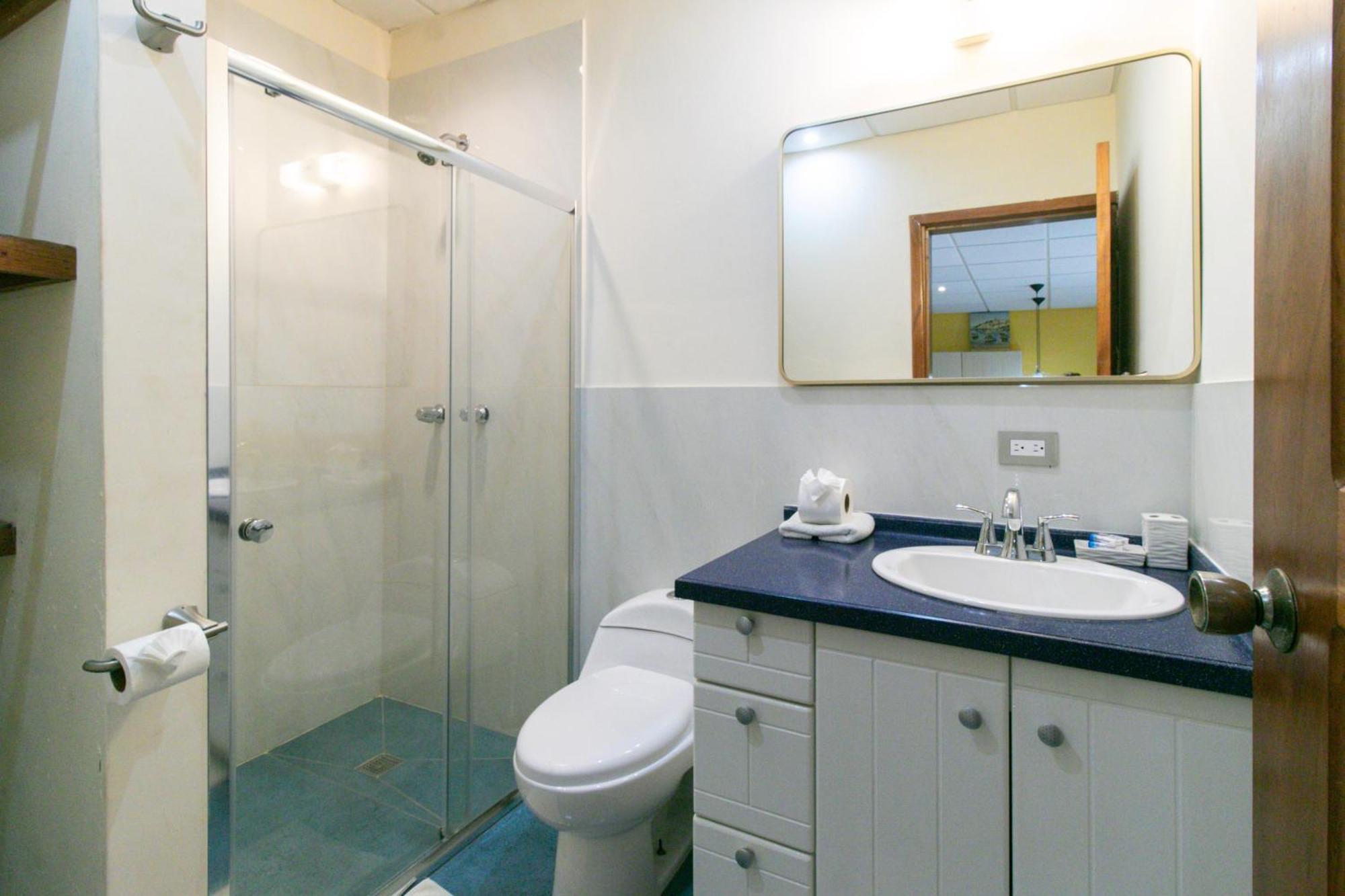 Aqua Point Condos Rentals Bocas del Toro Exterior photo