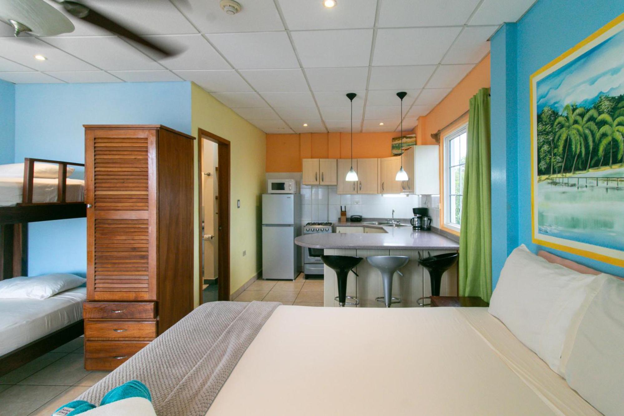 Aqua Point Condos Rentals Bocas del Toro Exterior photo