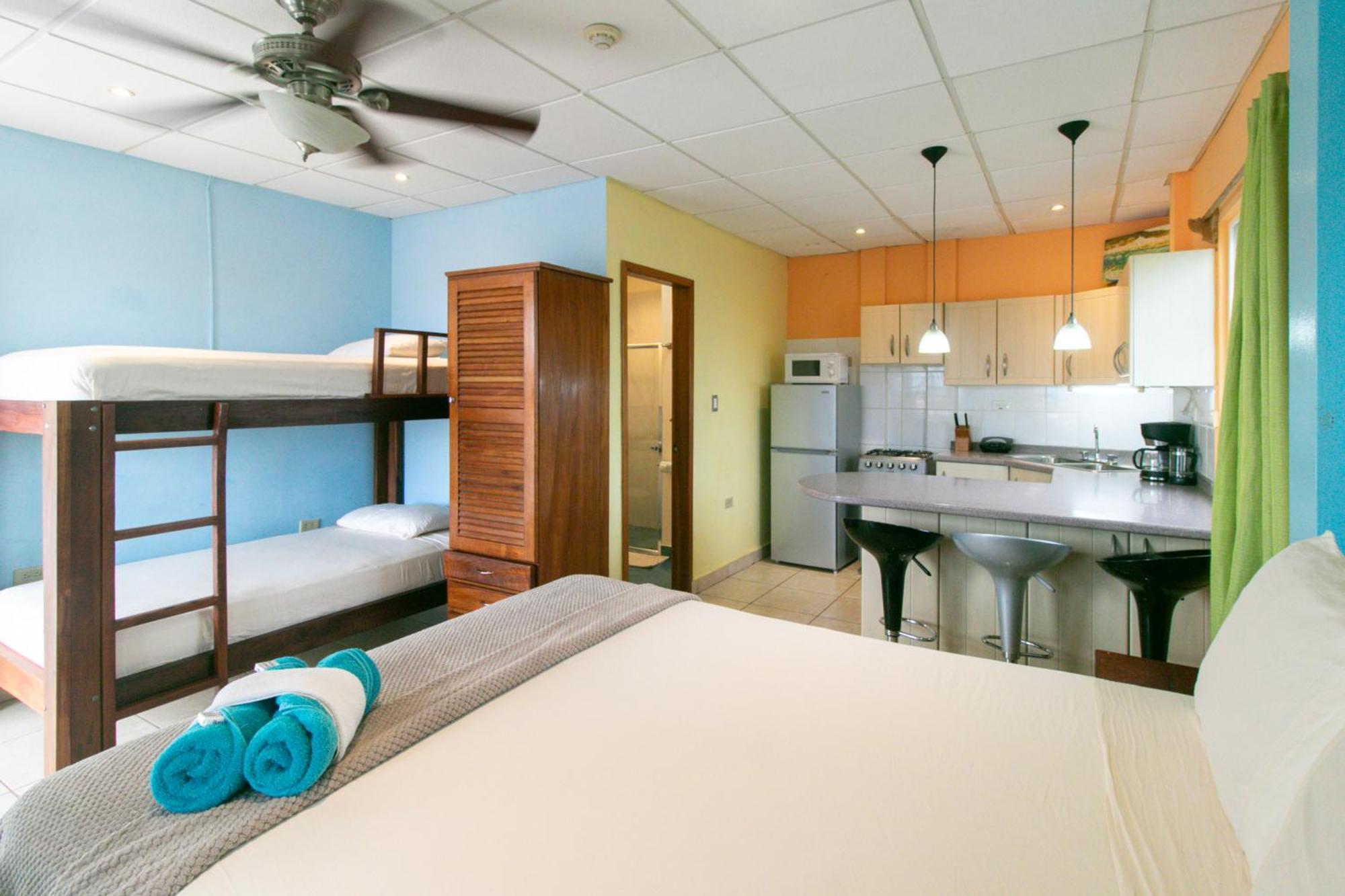 Aqua Point Condos Rentals Bocas del Toro Exterior photo