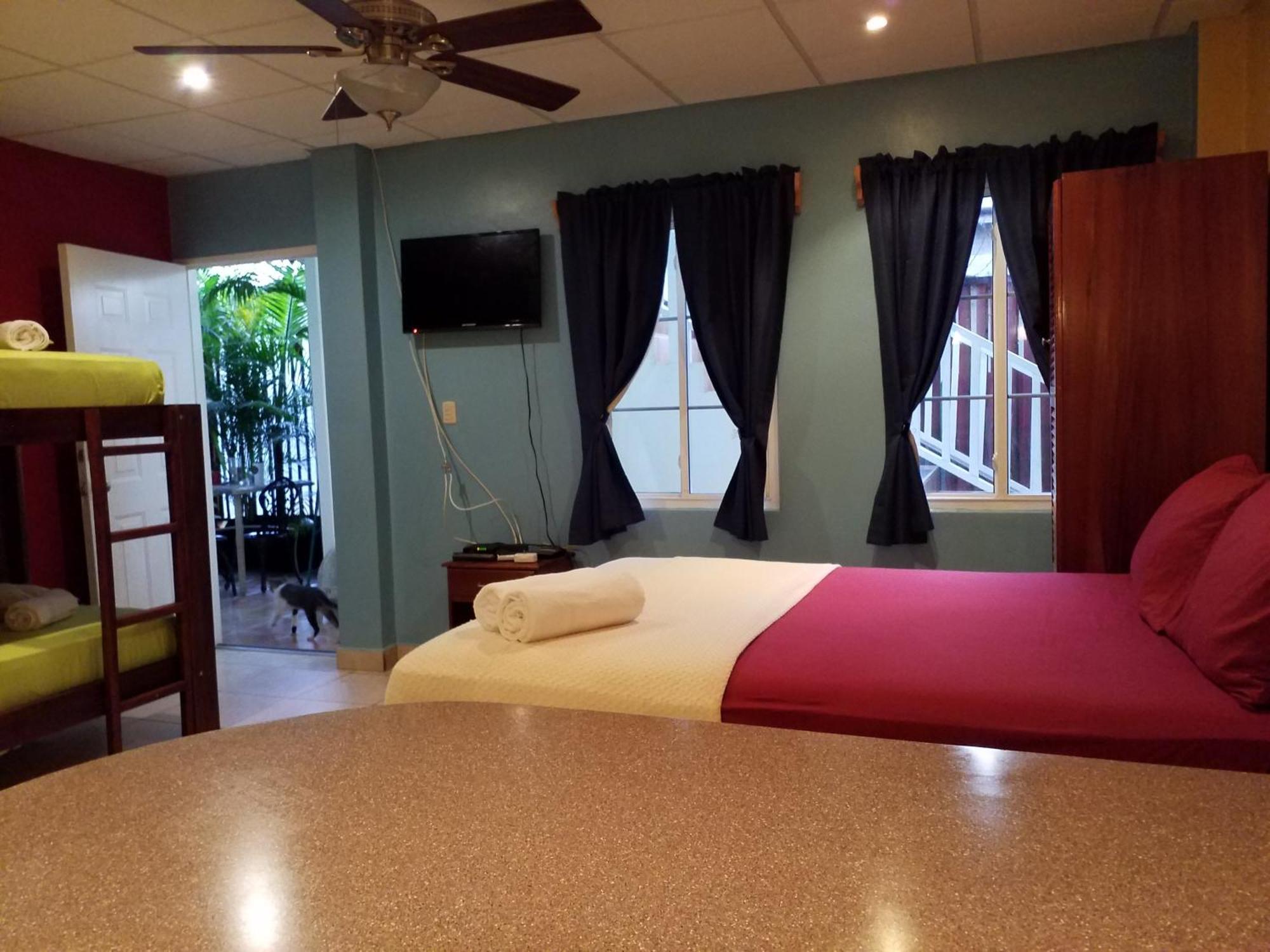 Aqua Point Condos Rentals Bocas del Toro Exterior photo